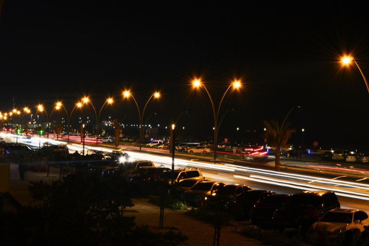 Al Corniche Hotel Schardscha Exterior foto