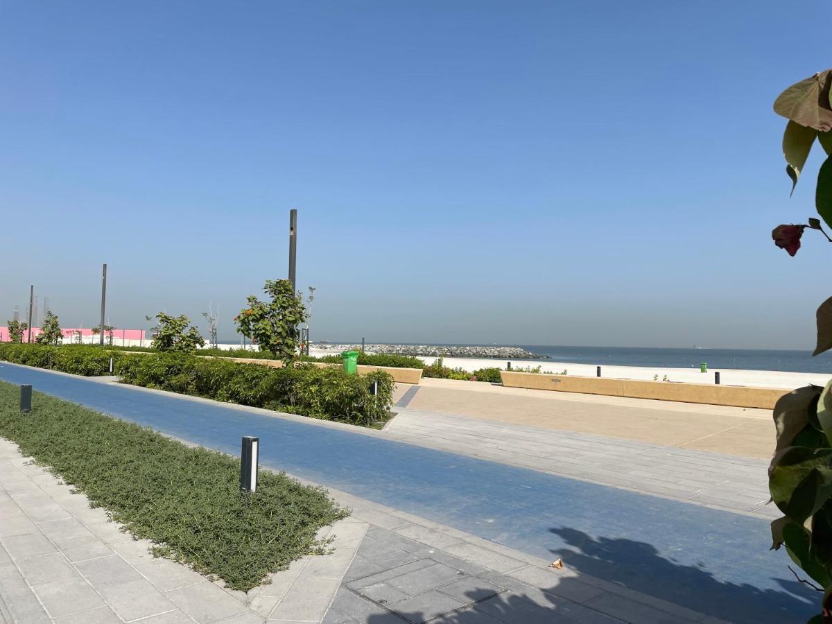 Al Corniche Hotel Schardscha Exterior foto
