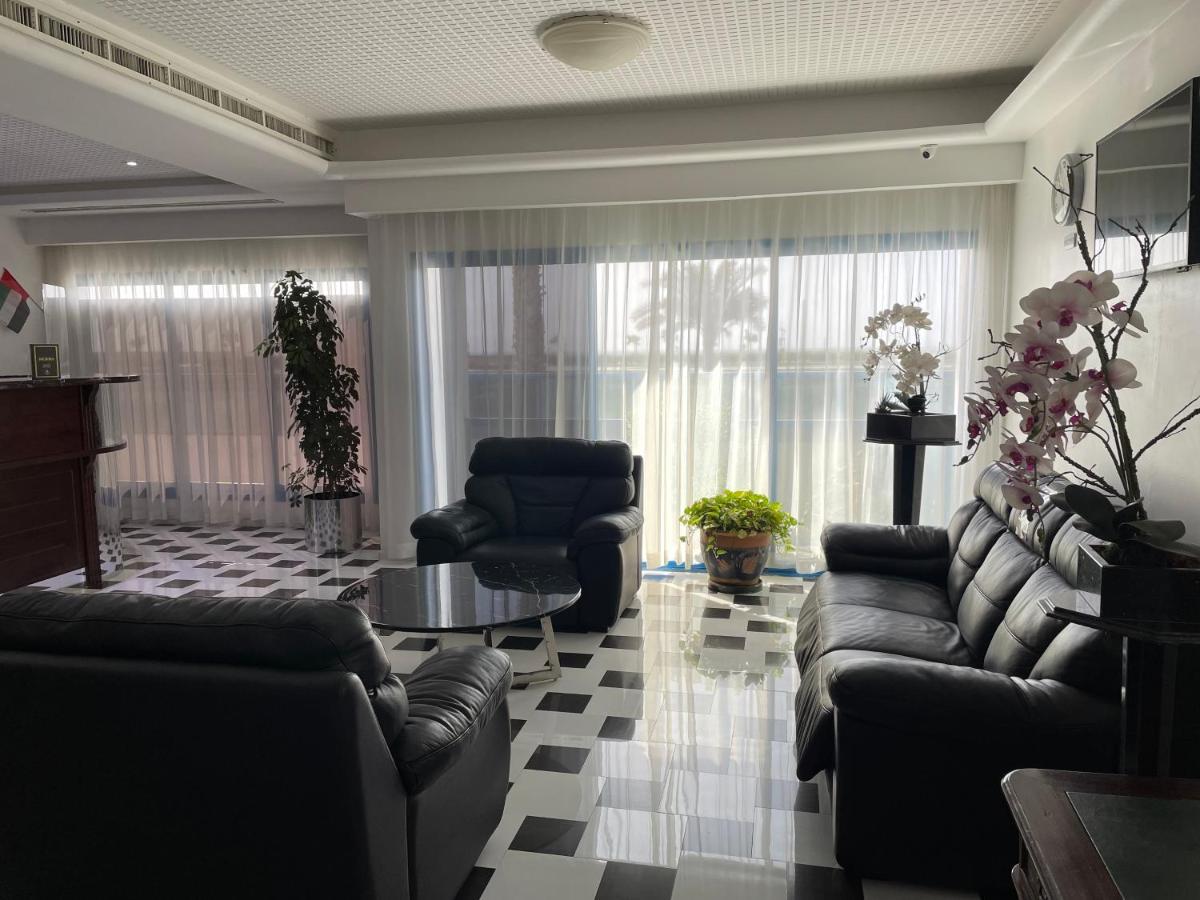 Al Corniche Hotel Schardscha Exterior foto