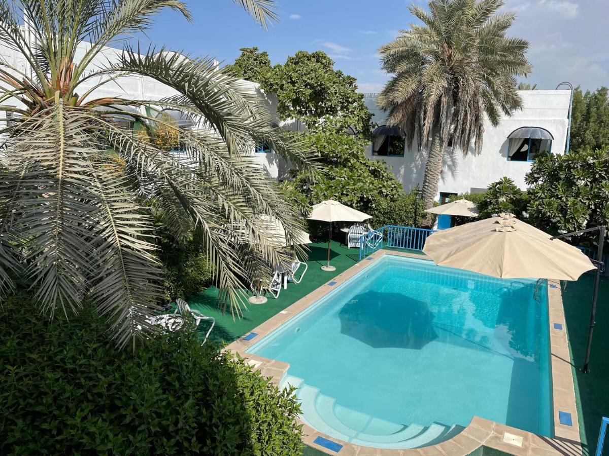 Al Corniche Hotel Schardscha Exterior foto