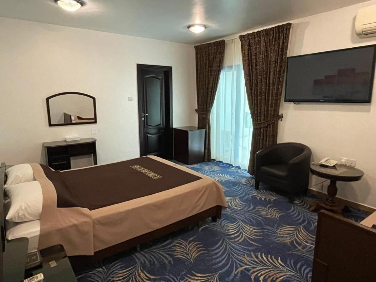 Al Corniche Hotel Schardscha Exterior foto