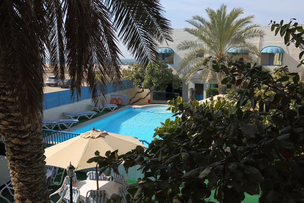 Al Corniche Hotel Schardscha Exterior foto