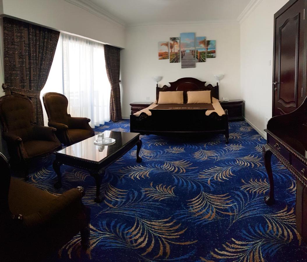 Al Corniche Hotel Schardscha Exterior foto