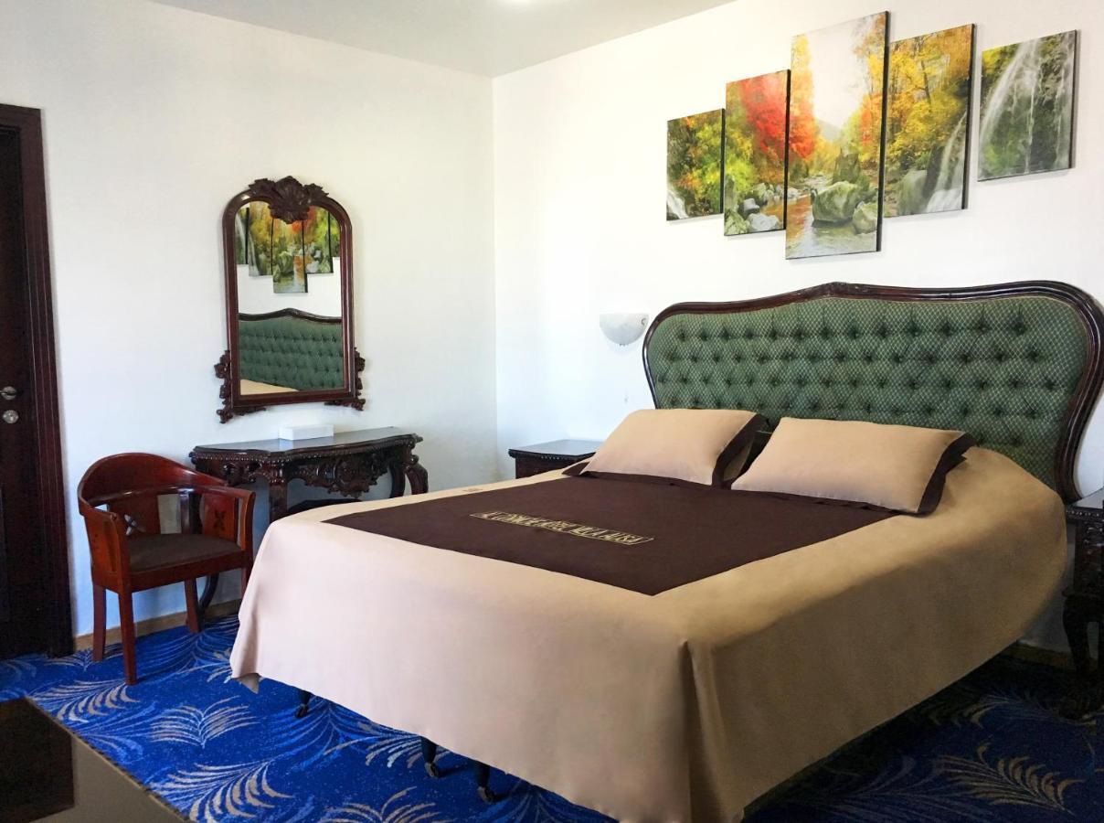 Al Corniche Hotel Schardscha Exterior foto