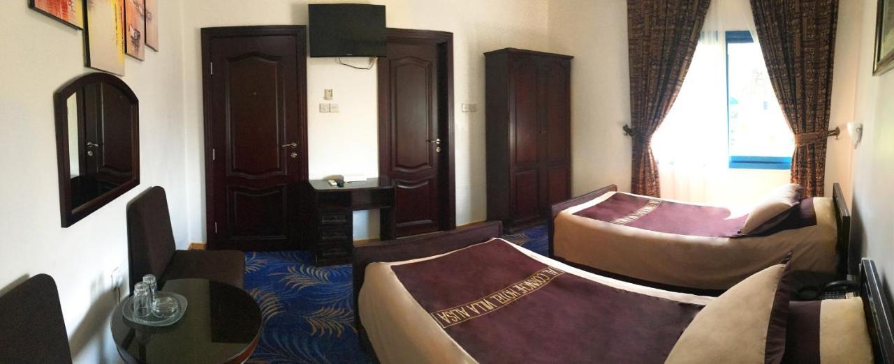 Al Corniche Hotel Schardscha Exterior foto
